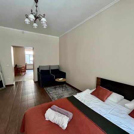 Old City Apartment With Parking Lviv Exterior photo