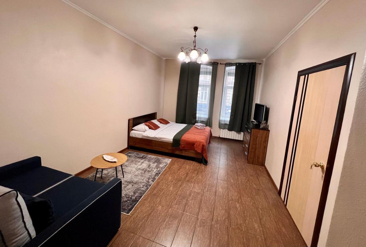 Old City Apartment With Parking Lviv Exterior photo
