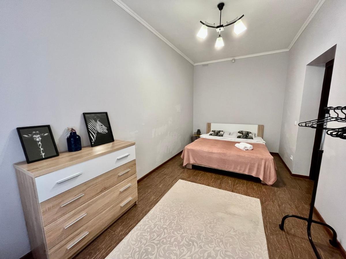 Old City Apartment With Parking Lviv Exterior photo